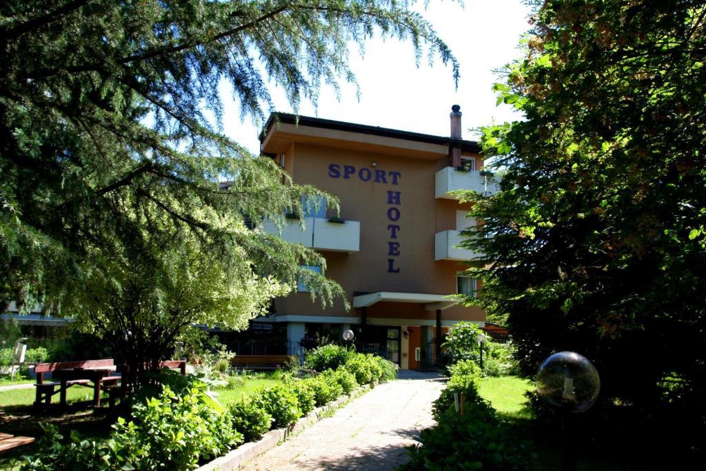 Hotel Sport - Pet Friendly Hotel And Fishing Lovers Levico Terme Extérieur photo